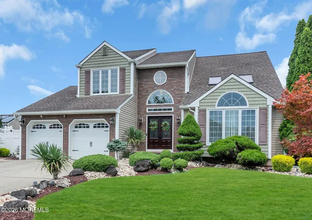 Photo 3 of Single family home for sale at 14 Melissa Ln, Howell, NJ 07731 | MLS# 22627075 | Listing updated on 2026-08-31