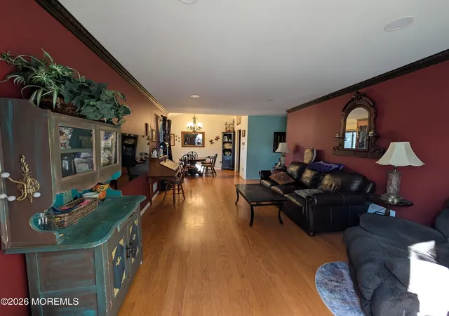 5th image of 19 Elizabeth Ct, Tinton Falls, NJ 07724 | MLS# 22627176