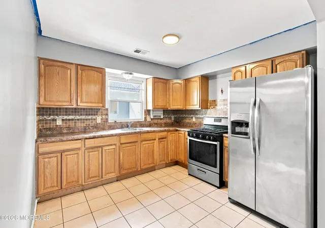 Photo 4 of Sale Pending at 64 Fabyan Pl, Newark, NJ 07108 | MLS# 22627117 | Listing updated on 2026-09-04