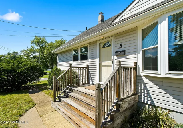 2nd image of 5 Peach Dr, Hazlet, NJ 07730 | MLS# 22627162