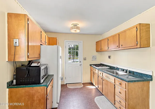 5th image of 5 Peach Dr, Hazlet, NJ 07730 | MLS# 22627162