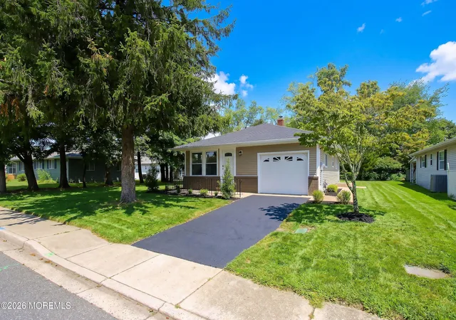 3rd image of 549 Jamaica Blvd, Toms River, NJ 08757 | MLS# 22627195