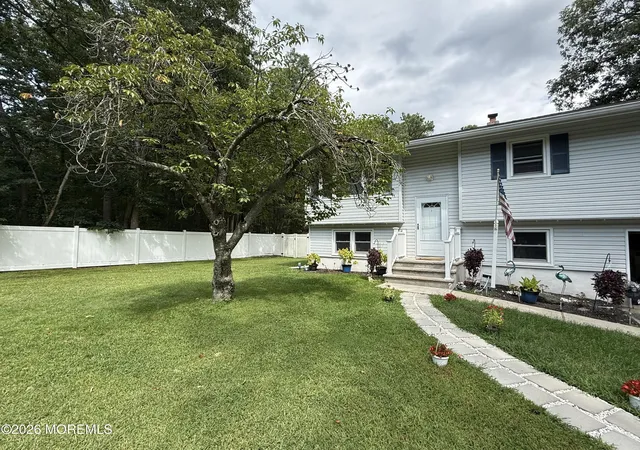 Photo 2 of Single family home for sale at 43 Walter Dr, Jackson, NJ 08527 | MLS# 22627161 | Listing updated on 2026-09-25