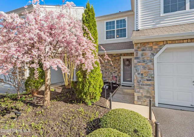 Photo 3 of Single family home for sale at 46 Buford Ct, Tinton Falls, NJ 07753 | MLS# 22627239 | Listing updated on 2026-08-31