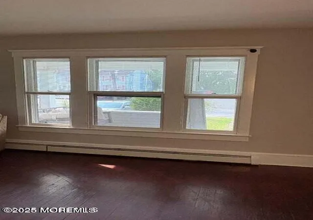 Photo 3 of Single family home for sale at 129 Lien St, Toms River, NJ 08753 | MLS# 22627304 | Listing updated on 2026-08-31