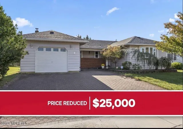 Photo 1 of Single family home for sale at 11 Bimini Dr, Toms River, NJ 08757 | MLS# 22630371 | Listing updated on 2026-10-23
