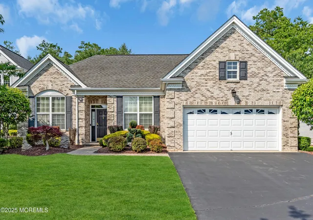 Photo 1 of Single family home for sale at 8 Park Ridge Way, Jackson, NJ 08527 | MLS# 22632042 | Listing updated on 2026-10-23