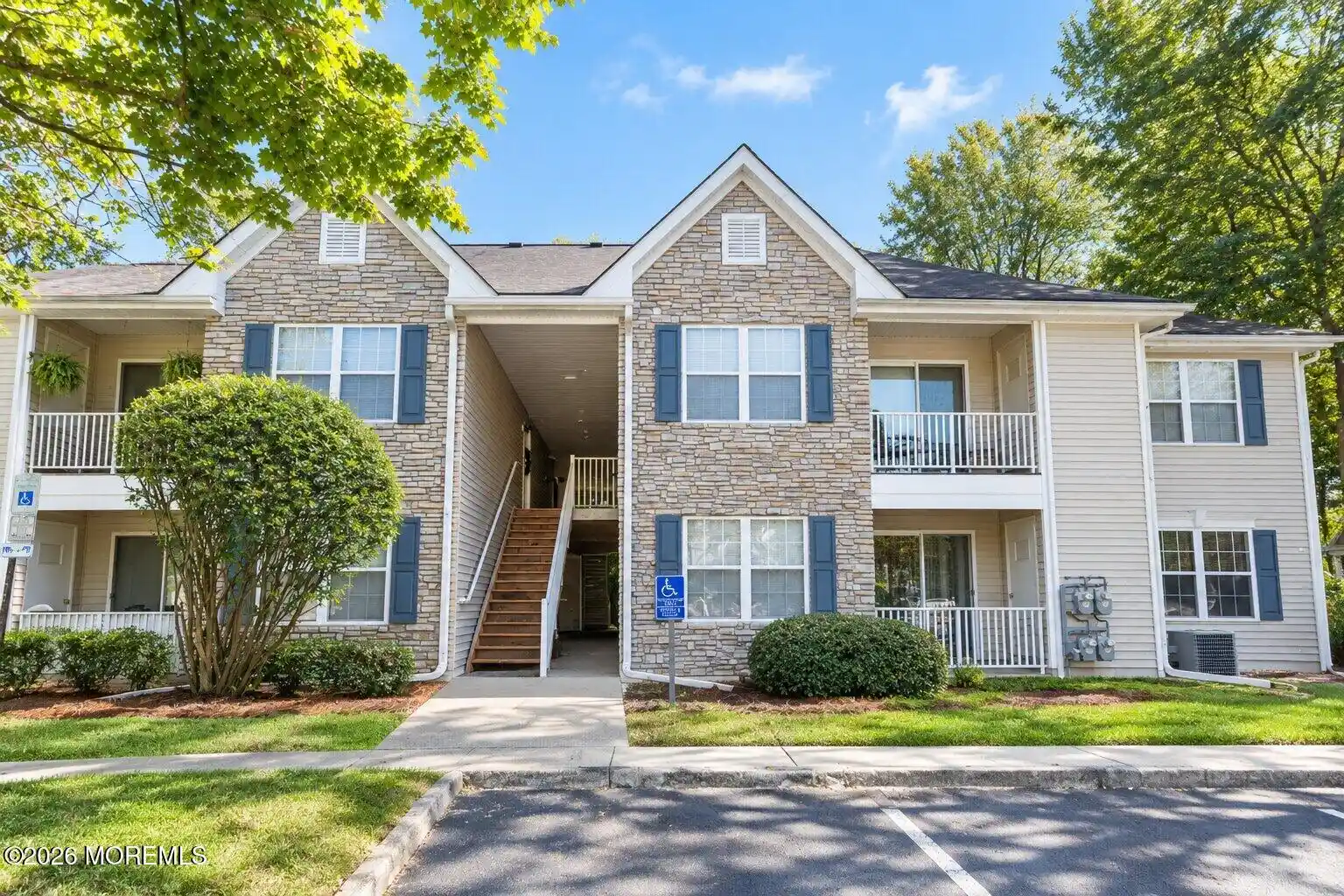 Listing Photo 1 - Condo for sale in 804 Wedgewood Cir located at 804 Wedgewood Cir, Belford, NJ 07718 - Unit #818