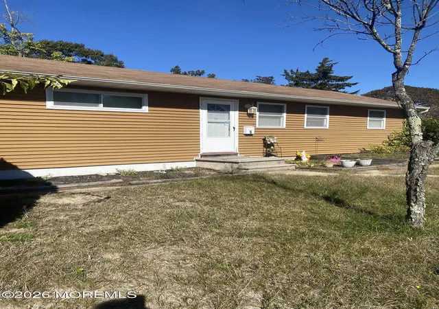 Photo 1 of Single family home for sale at 5 Sprucewood Dr, Brick, NJ 08723 | MLS# 22633626 | Listing updated on 2026-10-24