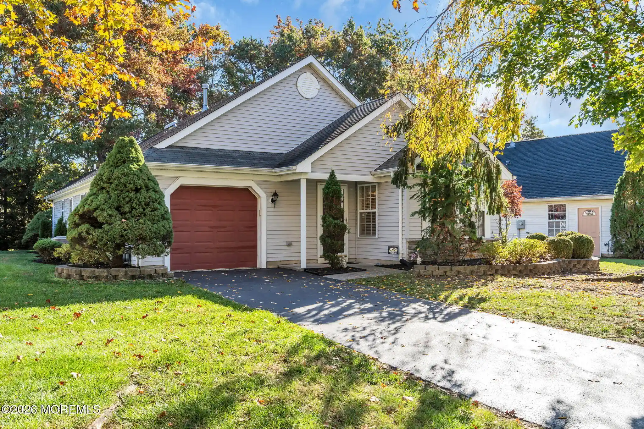 Photo 1 of Single family home for sale at 21 Round Valley Ln, Lakewood, NJ 08701 | MLS# 22634353 | Listing updated on 2026-10-30