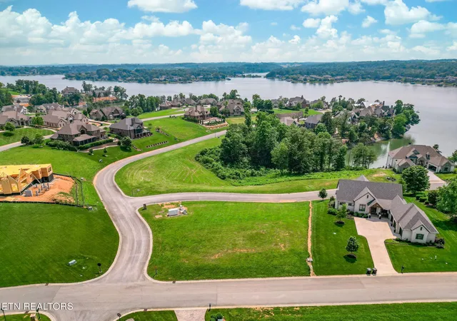 Photo 3 of Land for sale at 210 Beacon Ct, Lenoir City, TN 37772 | MLS# 1212466 | Listing updated on 2026-10-06
