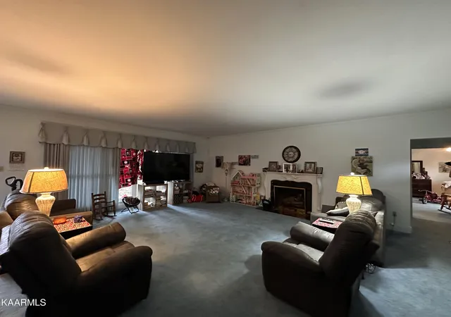Photo 3 of Sale Pending at 739 Sherwood Dr, Rockwood, TN 37854 | MLS# 1219430 | Listing updated on 2025-03-03