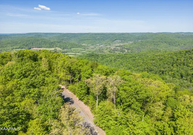 5th image of 1085 Eastridge Pass, Monterey, TN 38574 | MLS# 1235301