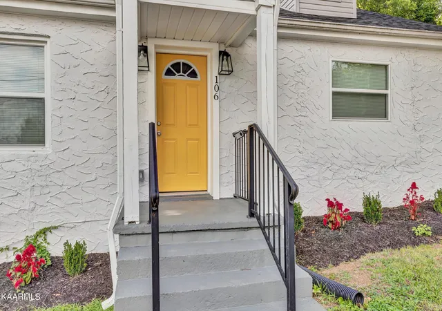1st image of 106 S 5th St, Maryville, TN 37804 | MLS# 1236366