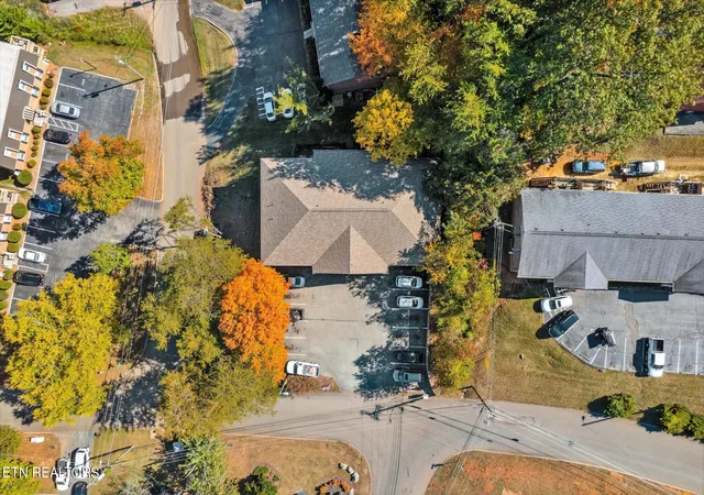 Photo 3 of Multi family home for sale at 8122 Nw Elderberry Dr, Knoxville, TN 37919 | MLS# 1244528 | Listing updated on 2026-07-10