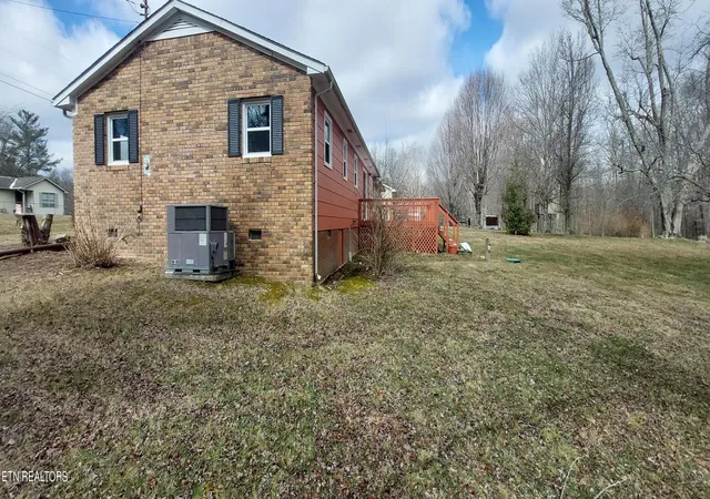 Photo 4 of Sale Pending at 108 Twilight Dr, Crossville, TN 38572 | MLS# 1253218 | Listing updated on 2024-09-25