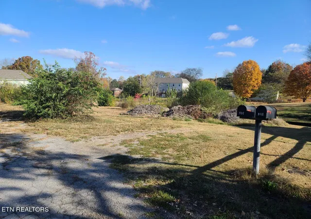 2nd image of 722 Auburn Dr, Maryville, TN 37801 | MLS# 1258690