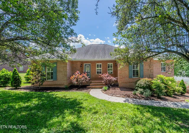 Photo 1 of Single family home for sale at 1244 River Oaks Dr, Kingston, TN 37763 | MLS# 1259087 | Listing updated on 2026-09-01