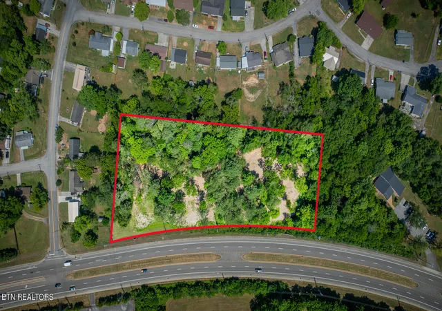 1st image of 2210 Oak Ridge Turnpike, Oak Ridge, TN 37830 | MLS# 1269089