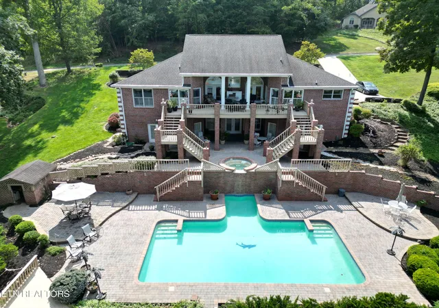 2nd image of 155 Lake Crest Dr, Lenoir City, TN 37772 | MLS# 1275145