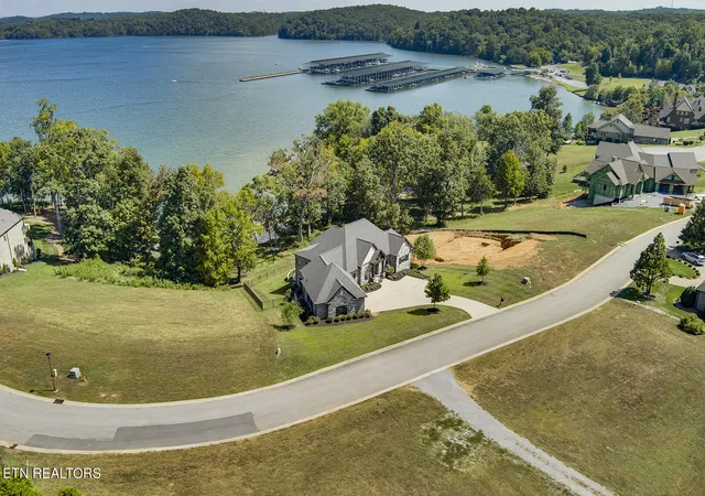 Photo 3 of Single family home for sale at 17012 Lighthouse Pointe Dr, Lenoir City, TN 37772 | MLS# 1276439 | Listing updated on 2026-01-07