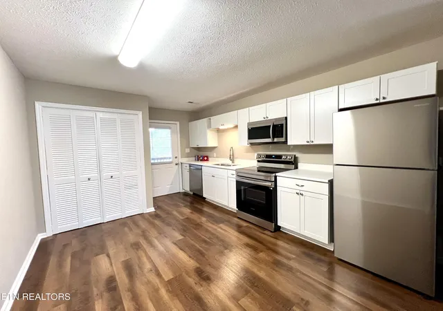 Listing Photo 4 - Condo for sale in building located at 3769 Wears Vly Rd, Sevierville, TN 37862 - Unit #4