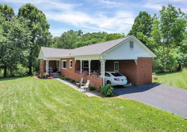 Photo 2 of Single family home for sale at 6460 Dalton Pike, Cleveland, TN 37323 | MLS# 1284050 | Listing updated on 2026-08-17