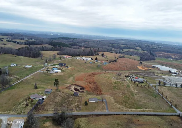 Photo 4 of Single family home for sale at 6005 Davis Ferry Rd, Loudon, TN 37774 | MLS# 1285831 | Listing updated on 2026-07-23