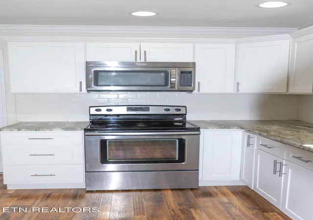 Photo 4 of Sale Pending at 1716 Doningham Dr, Knoxville, TN 37918 | MLS# 1287512 | Listing updated on 2025-07-08