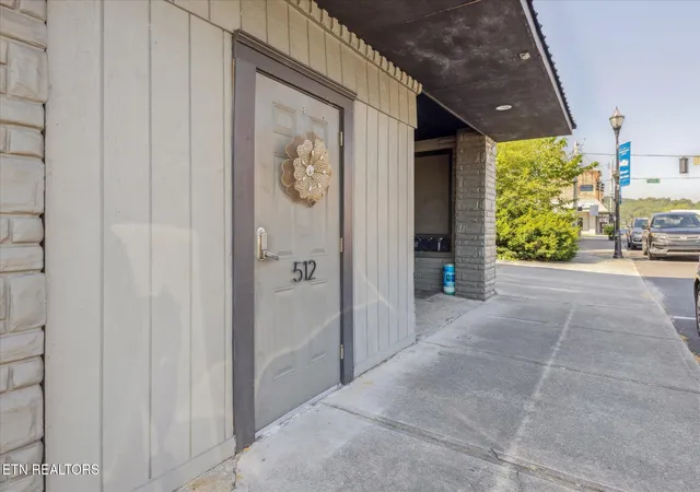 2nd image of 512 N Roane St, Harriman, TN 37748 | MLS# 1293042