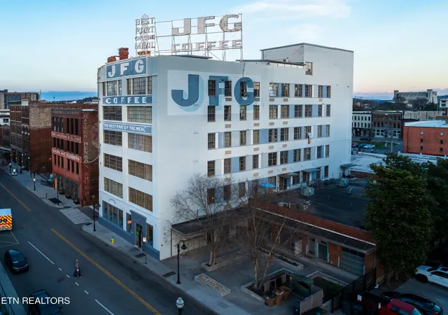 Photo 1 of Sale Pending at 200 W Jackson Ave #207, Knoxville, TN 37902 | MLS# 1294484 | Listing updated on 2025-03-26