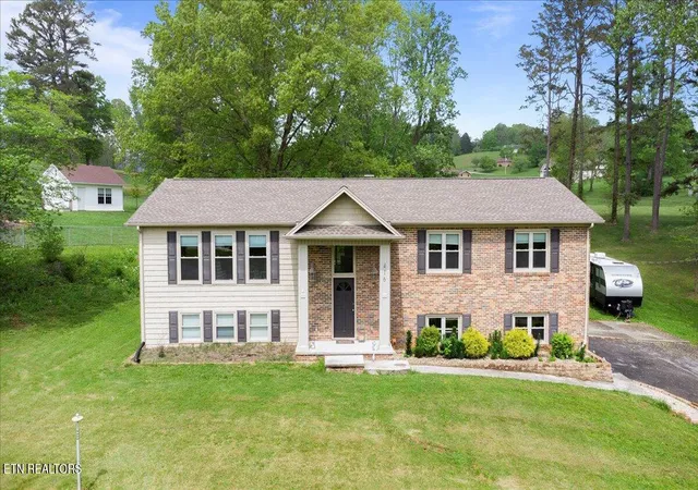 Homes for sale in La Follette, TN | 416 Summitt Dr, La Follette, TN 37766 | MLS# 1294200