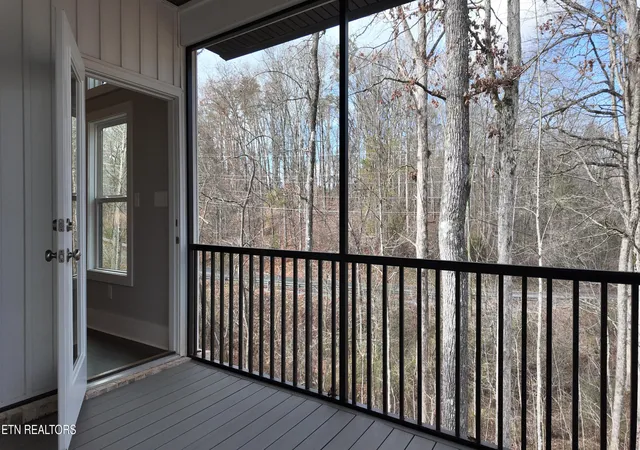 Homes for sale in Loudon, TN | 301 Seminole Tr, Loudon, TN 37774 | MLS# 1294176