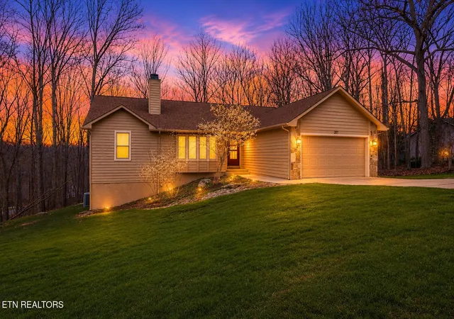 Single family home for sale at 207 Overlook Ln, Crossville, TN 38558 | MLS# 1296003 | Listing updated on 2026-09-17