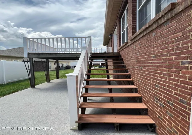 2nd image of 812 Fountain Vw Wy, Seymour, TN 37865