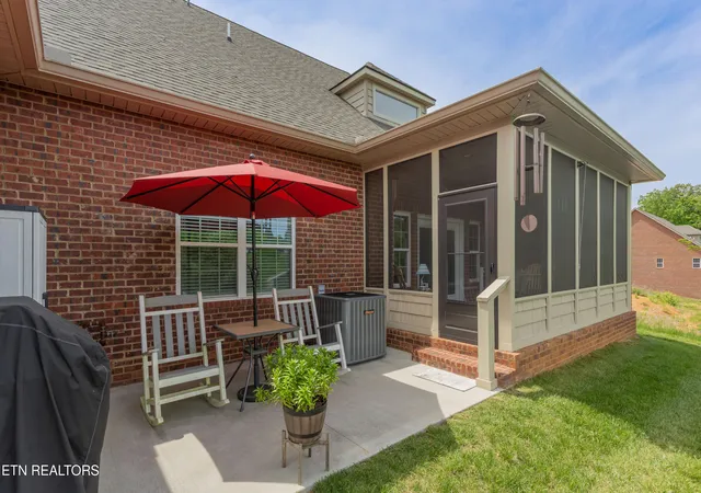 3rd image of 986 Meadow Walk Ln, Lenoir City, TN 37772 | MLS# 1298028