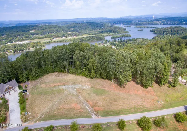 Photo 3 of Sale Pending at 139 Highland Reserve Way, Kingston, TN 37763 | MLS# 1300513 | Listing updated on 2025-10-07
