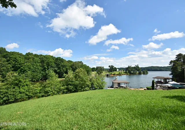 15th image of 355 Conkinnon Dr, Lenoir City, TN 37772 | MLS# 1301702