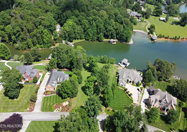 2nd image of 355 Conkinnon Dr, Lenoir City, TN 37772 | MLS# 1301702