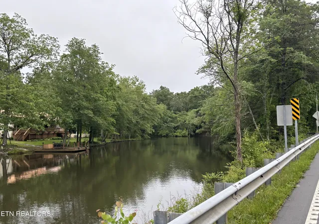 2nd image of 1654 E Cherokee Rd, Crossville, TN 38572 | MLS# 1301984