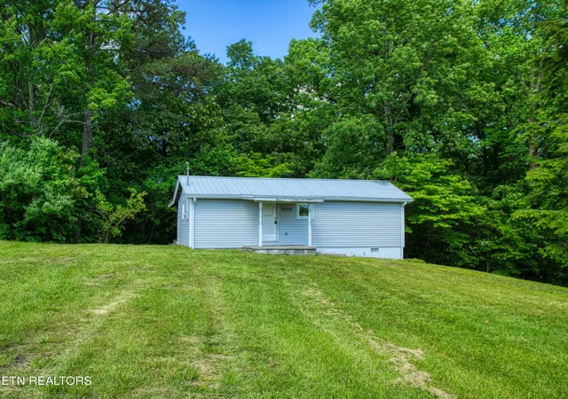 Homes for sale in Jamestown, TN | 2329 Leatherwood Ford Rd, Jamestown, TN 38556 | MLS# 1302278