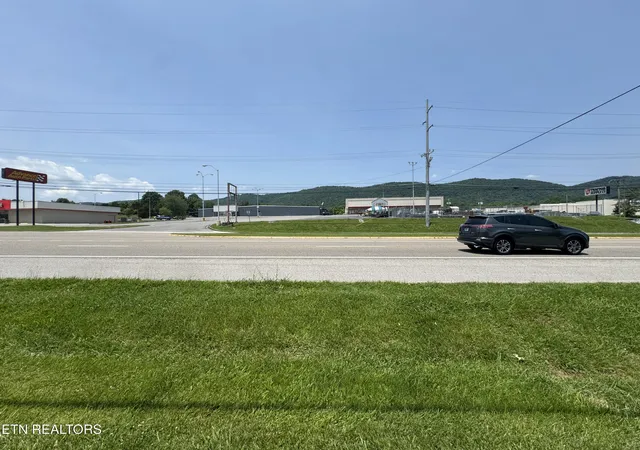 2nd image of 2527 Jacksboro Pike, Jacksboro, TN 37757 | MLS# 1303249