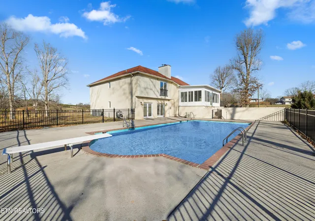Photo 3 of Single family home for sale at 8002 Jackson Bnd Rd, Lenoir City, TN 37772 | MLS# 1324969 | Listing updated on 2026-09-13