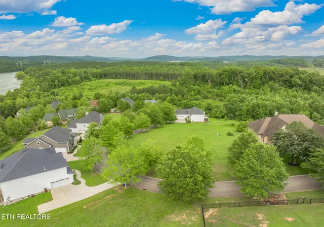 2nd image of 134 Pineberry East Rd, Oak Ridge, TN 37830 | MLS# 1305211