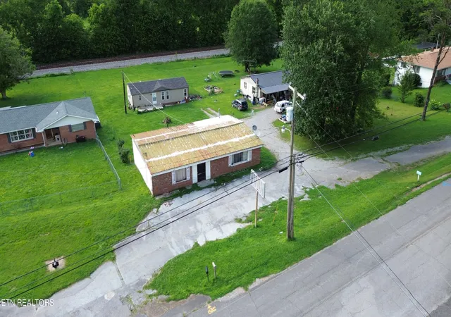 Photo 1 of Single family home for sale at 427 Medlin Pike, Evensville, TN 37332 | MLS# 1304819 | Listing updated on 2026-06-02