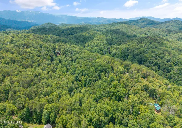 3rd image of 1618 Walnut Flats Rd, Walland, TN 37886 | MLS# 1304915