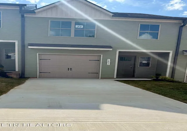 Photo 3 of Single family home for sale at 1807 Bennett Village Dr, Maryville, TN 37804 | MLS# 1305049 | Listing updated on 2026-09-25