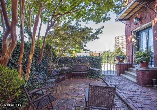 Listing Photo 5 - Condo for sale in building located at 613 Union Ave, Knoxville, TN 37902