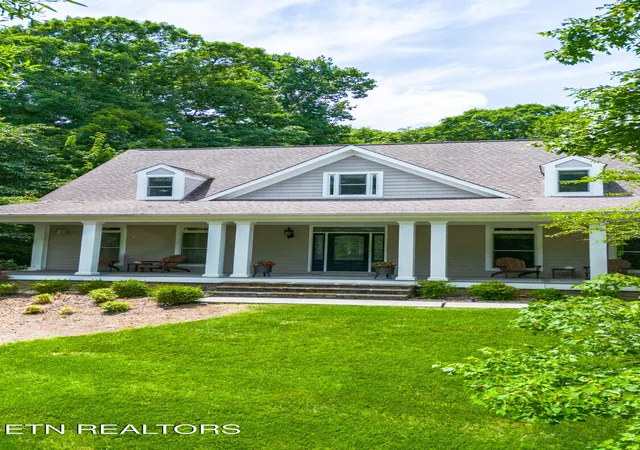 Homes for sale in Lenoir City, TN | 186 Lake Crest Dr, Lenoir City, TN 37772 | MLS# 1308499