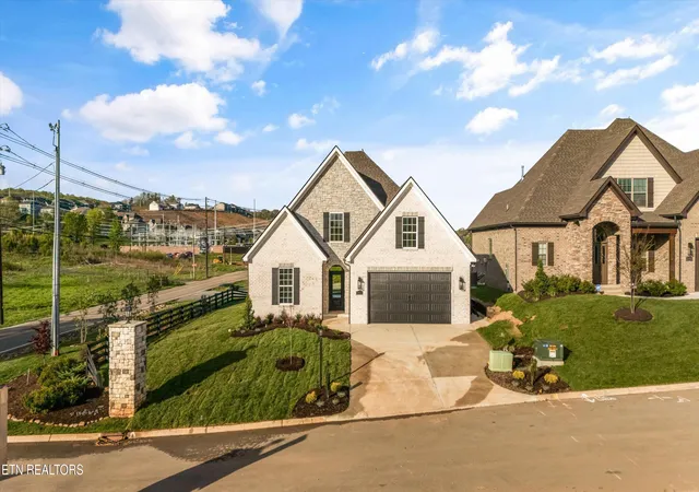 Photo 2 of Single family home for sale at 2103 Lantern Park Ln, Knoxville, TN 37932 | MLS# 1308941 | Listing updated on 2026-09-18